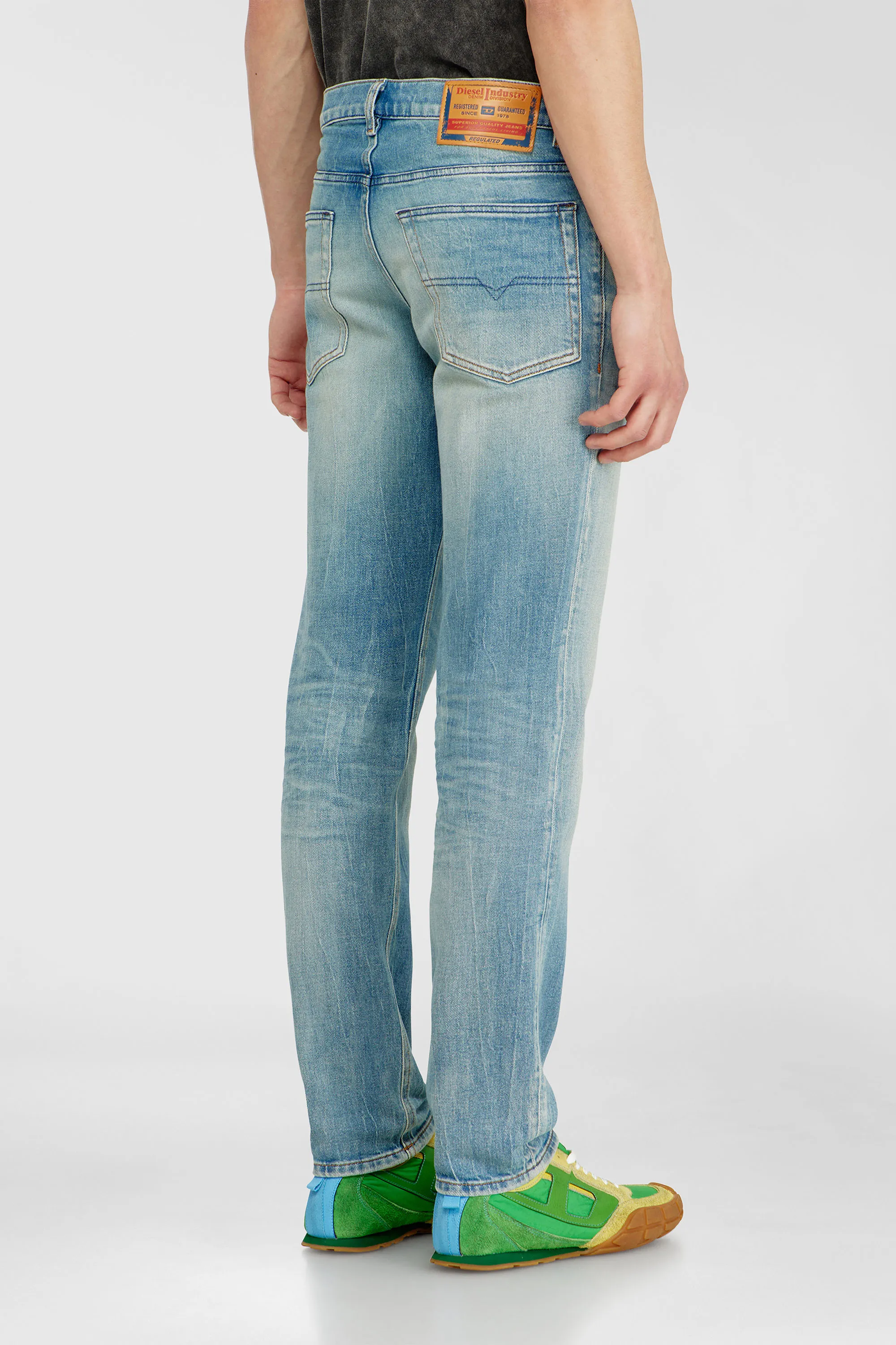 DIESEL - 2023 D-FINITIVE L.30 PANTALONI LIGHT BLUE 